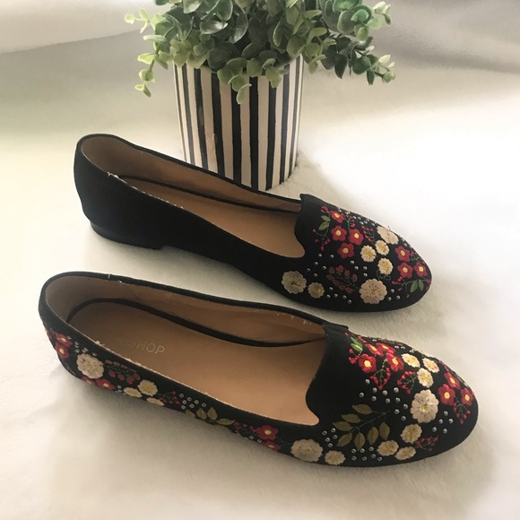 Topshop Shoes - TopShop 8.5 black embroidered floral loafers